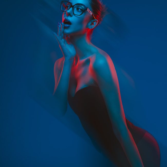 Fotografía de belleza en estudio en Almería – retrato artístico y elegante